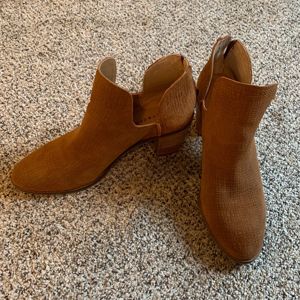 Lucky Brand Powe booties 9.5